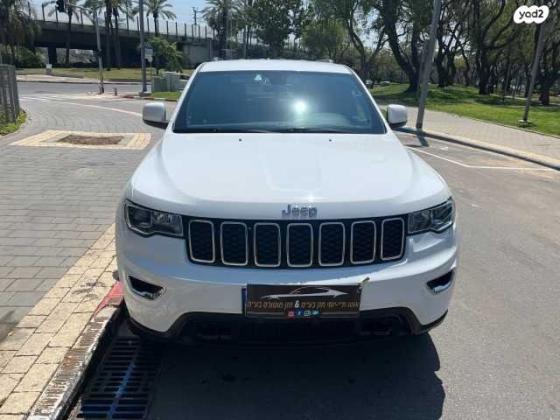 ג'יפ / Jeep גרנד צ'ירוקי 4X4 Laredo אוט' 5 מק' 3.6 (286 כ''ס) בנזין 2020 למכירה בתל אביב יפו