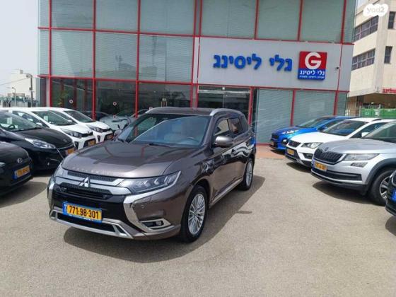 מיצובישי אאוטלנדר PHEV 4X4 Luxury הייבריד אוט' 5 מק' 2.4 (135 כ''ס) היברידי חשמל / בנזין 2019 למכירה בראשון לציון