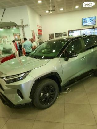 טויוטה RAV4 הייבריד E-xperience הייבריד 5 דל' אוט' 2.5 (178 כ''ס) בנזין 2023 למכירה בגן יבנה