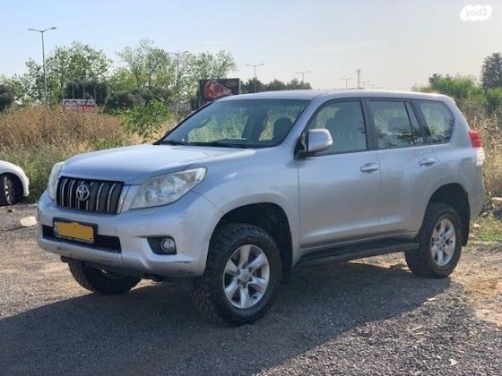 טויוטה לנד קרוזר ארוך 4X4 Luxury 60th אוט' דיזל 7 מק' 3.0 (190 כ''ס) דיזל 2013 למכירה בקיסריה