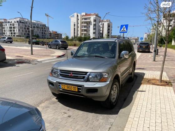 מיצובישי פג'רו ארוך 4X4 GLS אוט' דיזל 7 מק' 3.2 (160 כ''ס) דיזל 2001 למכירה ברעננה