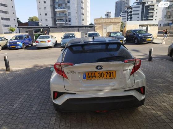 טויוטה C-HR Chic הייבריד אוט' 1.8 (98 כ"ס) בנזין 2018 למכירה בטירת כרמל