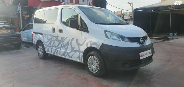 ניסאן NV200 Upper ידני דיזל 5 מק' 1.5 (90 כ''ס) דיזל 2015 למכירה בראשון לציון