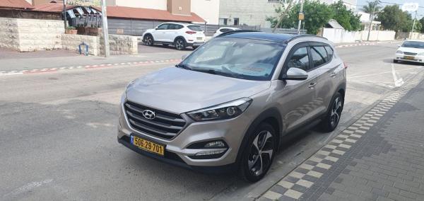 יונדאי טוסון Luxury אוט' בנזין 2.0 (155 כ"ס) בנזין 2018 למכירה בקרית ביאליק