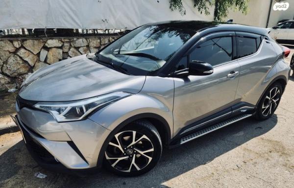 טויוטה C-HR Chic הייבריד אוט' 1.8 (98 כ"ס) בנזין 2018 למכירה ברמת השרון