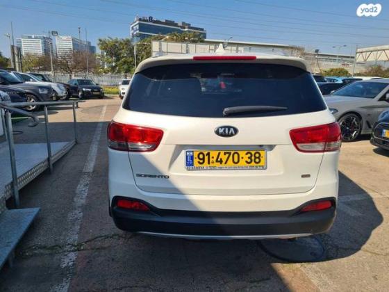 קיה סורנטו Urban אוט' 7 מק' 2.4 (188 כ"ס) בנזין 2016 למכירה בחולון