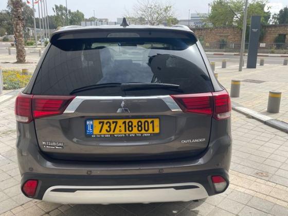 מיצובישי אאוטלנדר Premium אוט' 7 מק' 2.0 (150 כ''ס) בנזין 2019 למכירה בנתניה