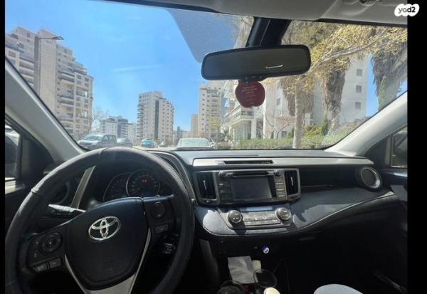 טויוטה RAV4 ארוך 4X4 Premium אוט' 2.0 (151 כ''ס) בנזין 2015 למכירה בחולון