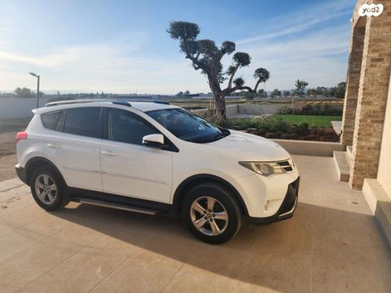 טויוטה RAV4 ארוך 4X4 Premium אוט' 2.0 (151 כ''ס) בנזין 2015 למכירה בעפולה