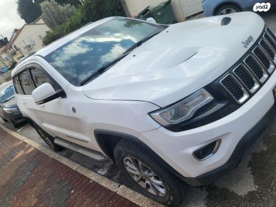 ג'יפ / Jeep גרנד צ'ירוקי 4X4 Laredo + SR אוט' 3.6 (282 כ''ס) בנזין 2015 למכירה בפתח תקווה