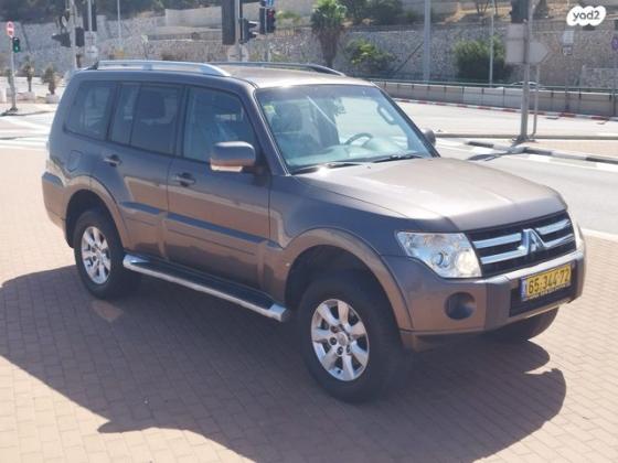 מיצובישי פג'רו ארוך 4X4 Desert אוט' דיזל 7 מק' 3.2 (200 כ"ס) דיזל 2012 למכירה בחיפה