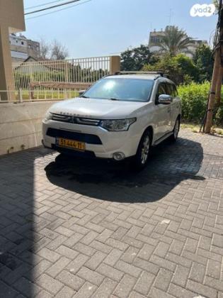 מיצובישי אאוטלנדר 4X4 Limited אוט' 7 דיזל מק' 2.3 (150 כ"ס) דיזל 2013 למכירה בפתח תקווה