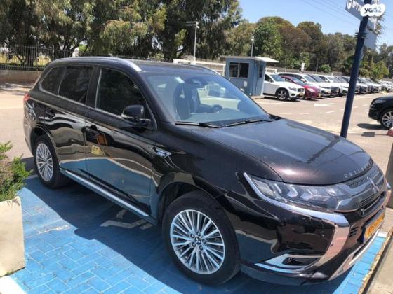 מיצובישי אאוטלנדר PHEV 4X4 Luxury הייבריד אוט' 5 מק' 2.4 (135 כ''ס) היברידי חשמל / בנזין 2020 למכירה בפתח תקווה