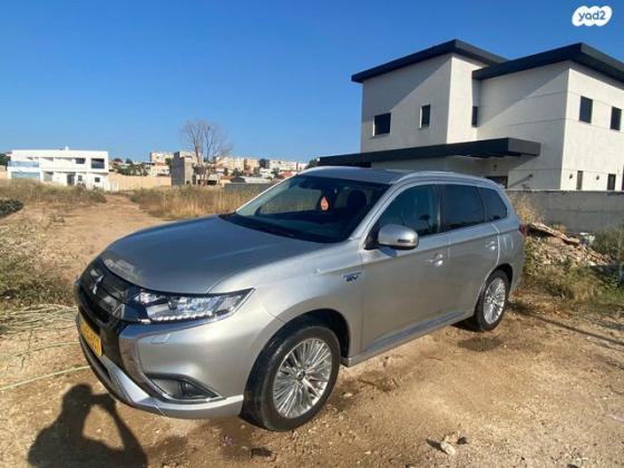 מיצובישי אאוטלנדר PHEV 4X4 Supreme הייבריד אוט' 5 מק' 2.4 (135 כ''ס) היברידי חשמל / בנזין 2020 למכירה בעתלית