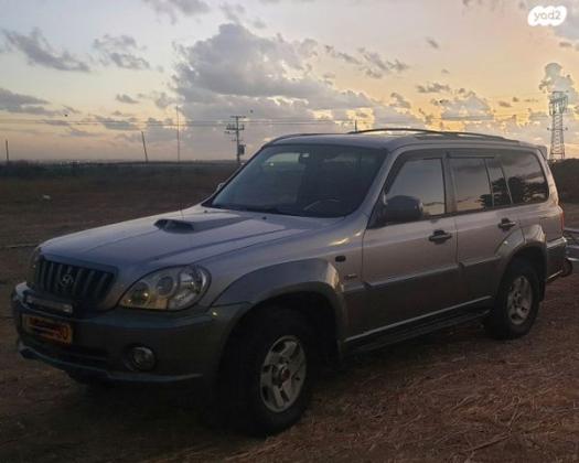 יונדאי טאראקן 4X4 GLS אוט' דיזל 5 מק' 2.9 (150 כ''ס) דיזל 2003 למכירה בכנות