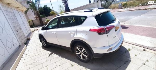 טויוטה RAV4 ארוך 4X4 GLI MC אוט' 2.0 (152 כ"ס) בנזין 2016 למכירה באום אל פחם