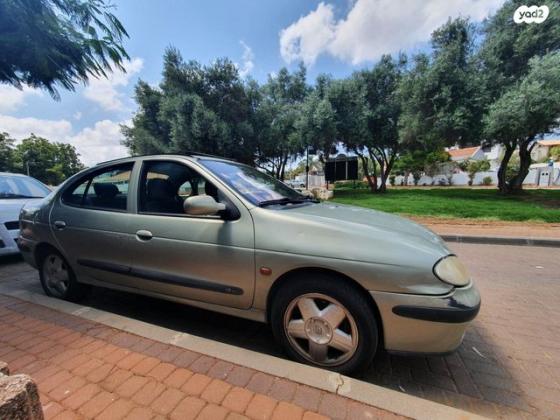 רנו מגאן דור 1 (1996-2004) EX אוט' 4 דל' 1.6 (110 כ''ס) בנזין 2004 למכירה בכפר יונה