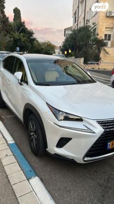 לקסוס NX NX300 Luxury אוט' 2.0 (238 כ''ס) בנזין 2019 למכירה בחיפה