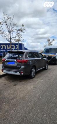 מיצובישי אאוטלנדר PHEV 4X4 Luxury הייבריד אוט' 5 מק' 2.4 (135 כ''ס) היברידי חשמל / בנזין 2019 למכירה בראש העין