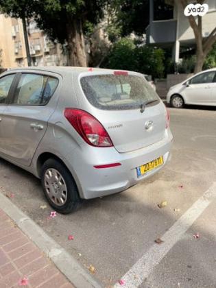 יונדאי i20 Insight ידני 1.2 (85 כ"ס) בנזין 2013 למכירה בפתח תקווה