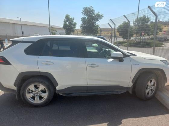 טויוטה RAV4 הייבריד E-xperience הייבריד 5 דל' אוט' 2.5 (178 כ''ס) בנזין 2021 למכירה בבית שאן