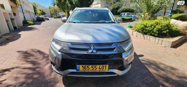 מיצובישי אאוטלנדר PHEV 4X4 Luxury הייבריד אוט' 5 מק' 2.0 (121 כ"ס) היברידי חשמל / בנזין 2018 למכירה בנס ציונה