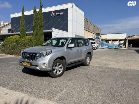 טויוטה לנד קרוזר ארוך 4X4 Luxury אוט' דיזל 7 מק' 2.8 (177 כ"ס) דיזל 2017 למכירה בראש פינה