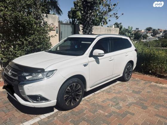 מיצובישי אאוטלנדר PHEV 4X4 Luxury הייבריד אוט' 5 מק' 2.0 (121 כ"ס) היברידי חשמל / בנזין 2017 למכירה בפתח תקווה