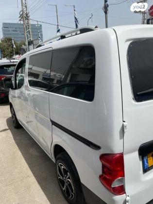 ניסאן NV200 Upper ידני דיזל 7 מק' 1.5 (90 כ''ס) דיזל 2015 למכירה בראשון לציון