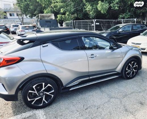 טויוטה C-HR Chic הייבריד אוט' 1.8 (98 כ"ס) בנזין 2018 למכירה ברמת השרון