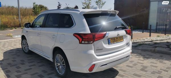 מיצובישי אאוטלנדר PHEV 4X4 Luxury הייבריד אוט' 5 מק' 2.4 (135 כ''ס) היברידי חשמל / בנזין 2019 למכירה בהוד השרון