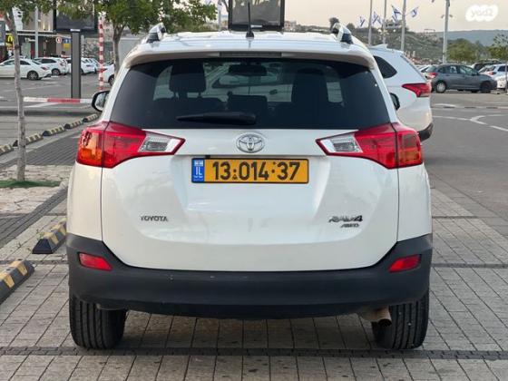 טויוטה RAV4 ארוך 4X4 Premium אוט' 2.0 (151 כ''ס) בנזין 2016 למכירה בירכא