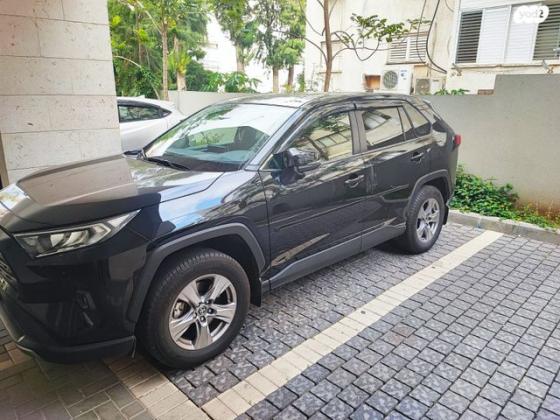 טויוטה RAV4 הייבריד E-xperience הייבריד 5 דל' אוט' 2.5 (178 כ''ס) בנזין 2022 למכירה בפתח תקווה