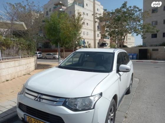 מיצובישי אאוטלנדר Instyle אוט' 7 מק' 2.0 (150 כ"ס) בנזין 2014 למכירה בבאר שבע