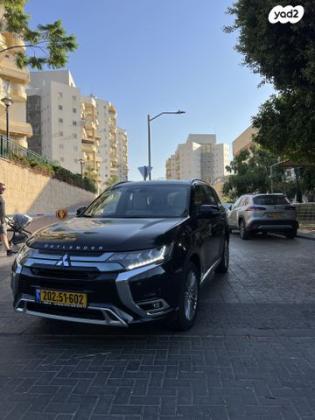 מיצובישי אאוטלנדר PHEV 4X4 Luxury הייבריד אוט' 5 מק' 2.4 (135 כ''ס) היברידי חשמל / בנזין 2020 למכירה בראשון לציון