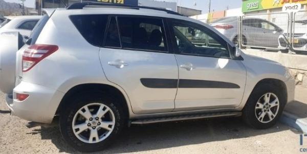 טויוטה RAV4 ארוך 4X4 GLI אוט' 2.0 (158 כ''ס) בנזין 2011 למכירה בחיפה