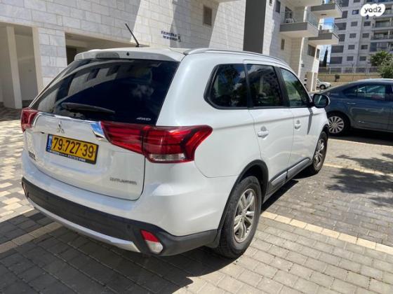 מיצובישי אאוטלנדר 4X4 Supreme אוט' 7 מק' 2.0 (150 כ"ס) בנזין 2016 למכירה בחיפה