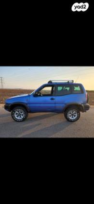 ניסאן טראנו קצר 4X4 SR ידני דיזל 2.7 (125 כ''ס) דיזל 1998 למכירה בערוגות