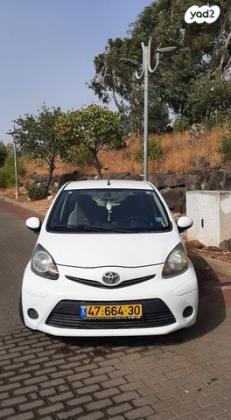 טויוטה אייגו (AYGO) Plus רובוטית 1.0 (69 כ''ס) בנזין 2014 למכירה בקרית שמונה