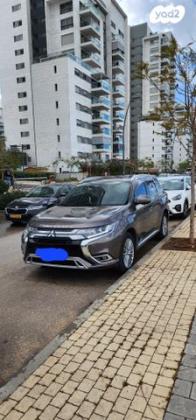 מיצובישי אאוטלנדר PHEV 4X4 Luxury הייבריד אוט' 5 מק' 2.4 (135 כ''ס) היברידי חשמל / בנזין 2019 למכירה בראש העין