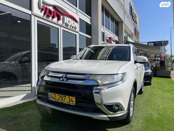 מיצובישי אאוטלנדר 4X4 Supreme אוט' 7 מק' 2.0 (150 כ"ס) בנזין 2015 למכירה בראשון לציון