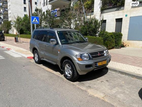 מיצובישי פג'רו ארוך 4X4 GLS אוט' דיזל 7 מק' 3.2 (160 כ''ס) דיזל 2001 למכירה ברעננה