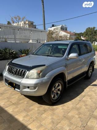 טויוטה לנד קרוזר ארוך 4X4 Luxury אוט' דיזל 8 מק' 3.0 (173 כ''ס) דיזל 2008 למכירה בפרדס חנה כרכור