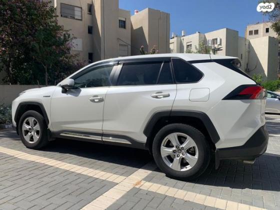 טויוטה RAV4 הייבריד E-xperience הייבריד 5 דל' אוט' 2.5 (178 כ''ס) בנזין 2021 למכירה בחיפה