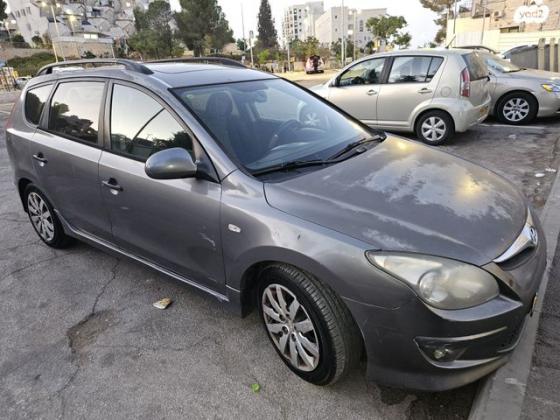 יונדאי i30CW Inspire סטיישן אוט' 1.6 (126 כ''ס) בנזין 2012 למכירה בירושלים