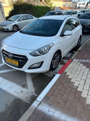 יונדאי i30 Inspire סטיישן אוט' 1.6 (135 כ"ס) בנזין 2015 למכירה ביקנעם