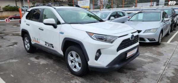 טויוטה RAV4 הייבריד 4X4 E-Motion פלאג-אין אוט' 2.5 (185 כ''ס) היברידי חשמל / בנזין 2022 למכירה בראשון לציון