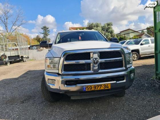 דודג' ראם קצר 4X4 3500 SLT אוט' דיזל 6 מק' 6.7 (370 כ''ס) דיזל 2015 למכירה בלוד