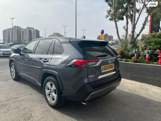 טויוטה RAV4 הייבריד E-xperience הייבריד 5 דל' אוט' 2.5 (178 כ''ס) בנזין 2021 למכירה בפתח תקווה