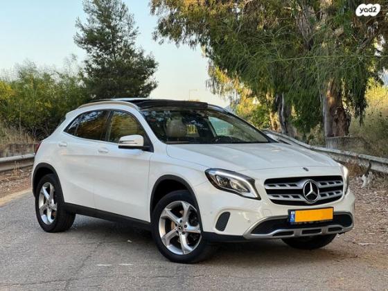 מרצדס GLA 4X4 GLA220 4MATIC Urban אוט' 2.0 (184 כ"ס) בנזין 2017 למכירה בקרית אתא